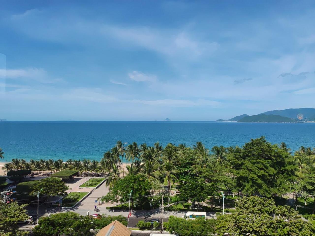 Azura Gold Hotel & Apartment Нячанг Екстер'єр фото