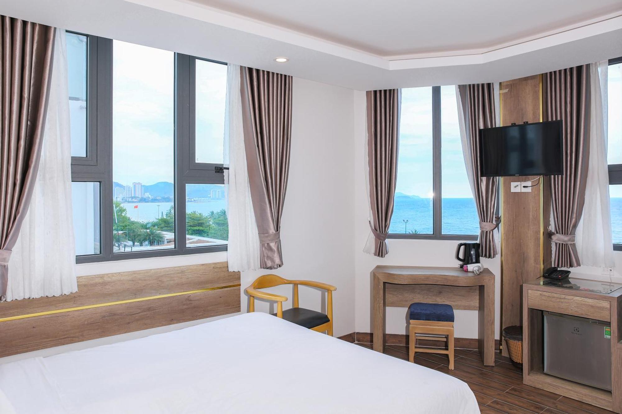 Azura Gold Hotel & Apartment Нячанг Екстер'єр фото